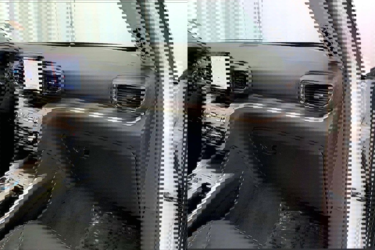 Certified 2023 Ford Explorer XLT w/ Equipment Group 202A image 16