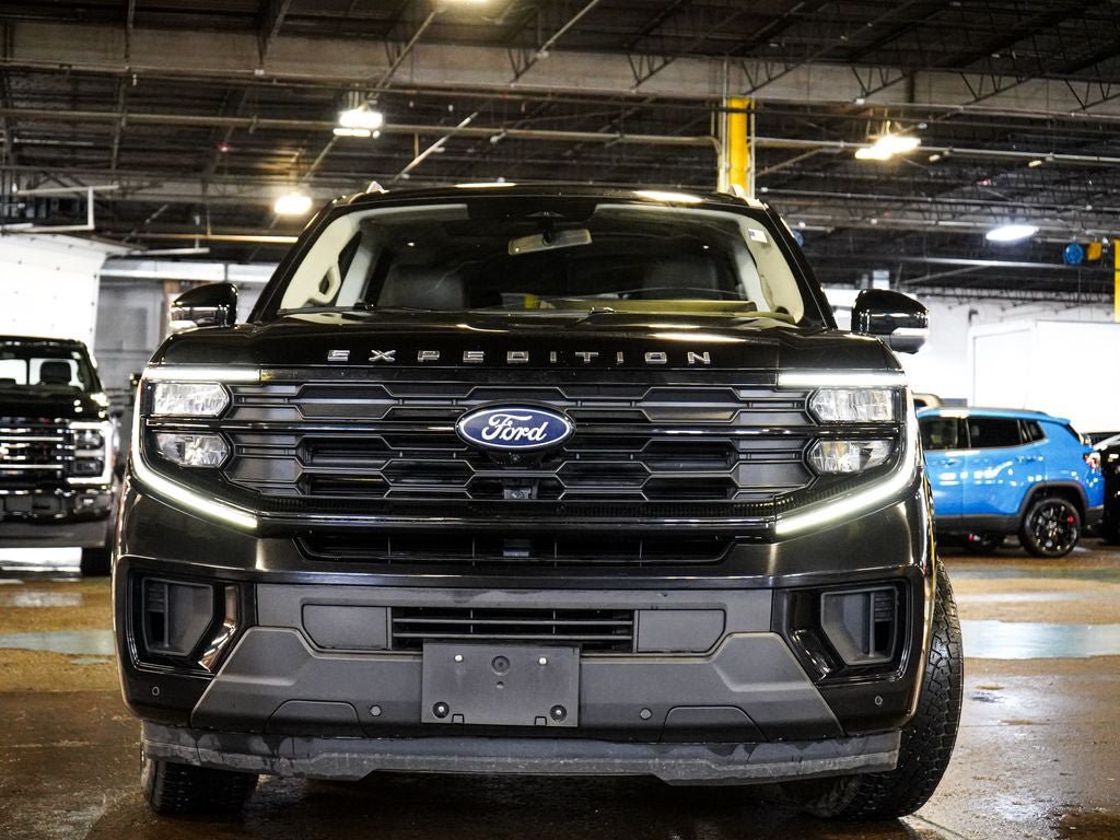 Certified 2025 Ford Expedition Active AWD/4WD image 2