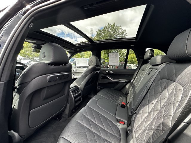Used 2024 BMW X5 xDrive40i w/ M Sport Package AWD/4WD image 18