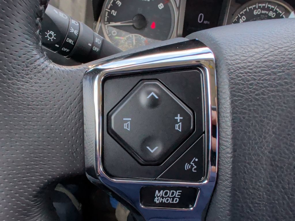Used 2019 Toyota Tacoma SR5 AWD/4WD image 25