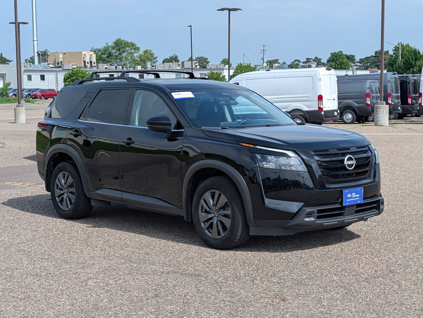 Used 2023 Nissan Pathfinder SV w/ Black Appearance Package AWD/4WD image 9