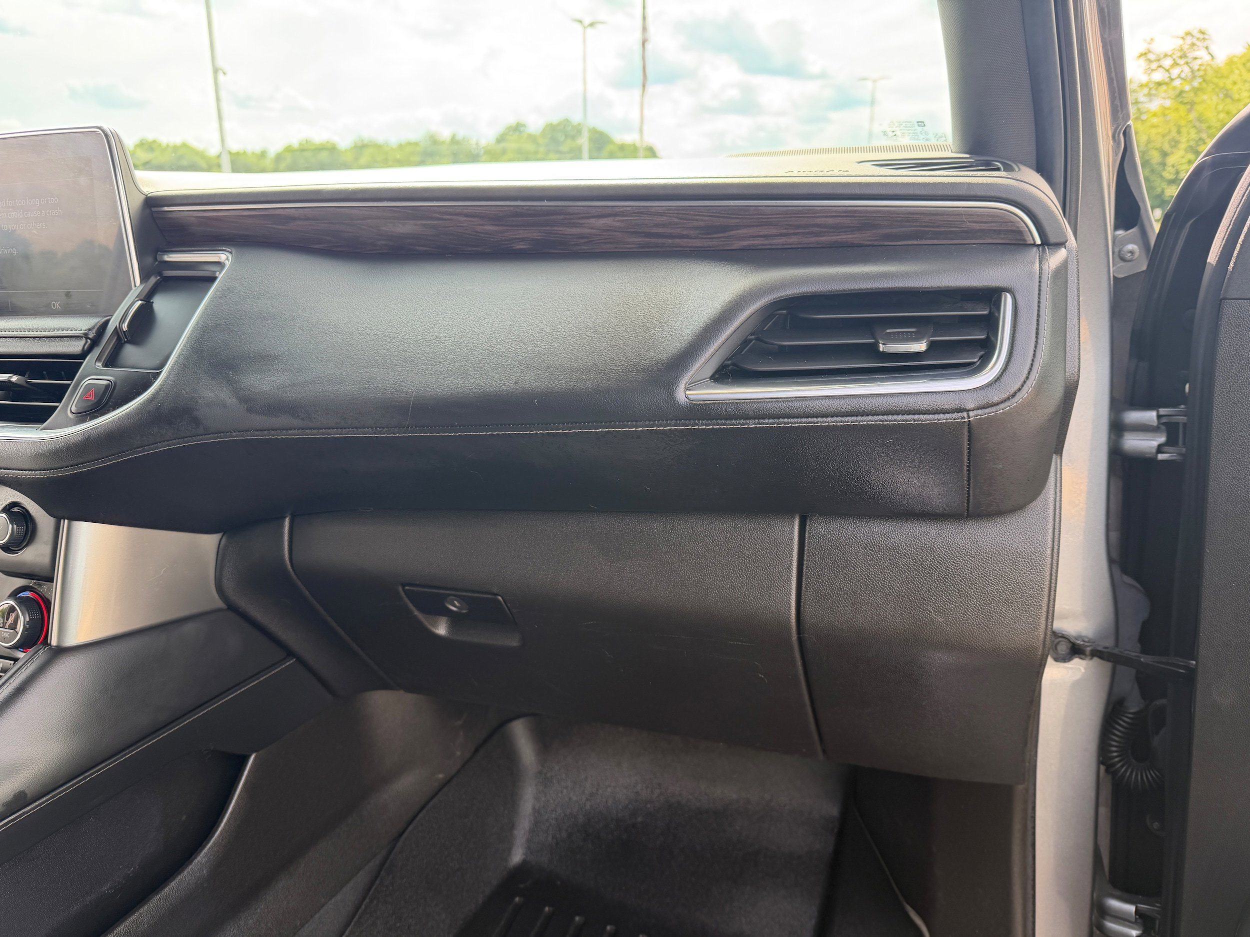 Used 2021 Chevrolet Suburban Z71 w/ Rear Media and Nav Package AWD/4WD image 22