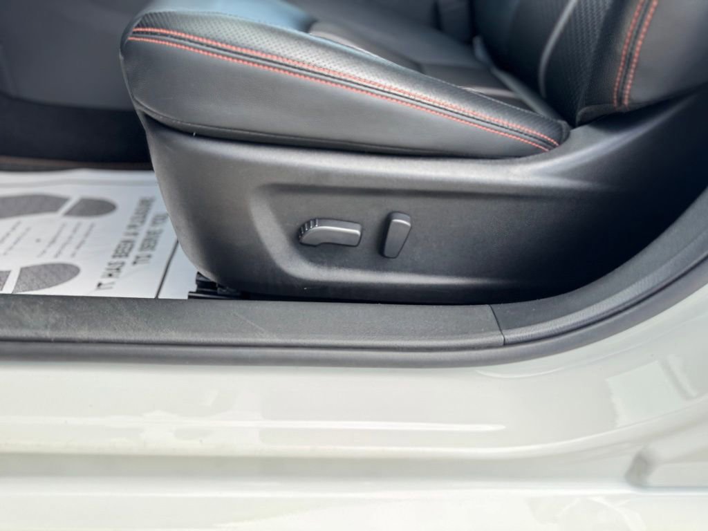 Used 2025 Nissan Altima 2.5 SR FWD image 13