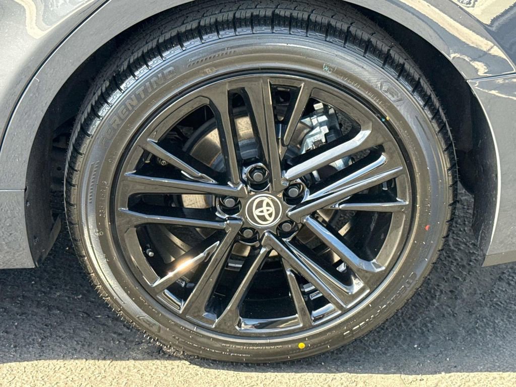 Used 2025 Toyota Camry SE w/ Convenience Package image 30