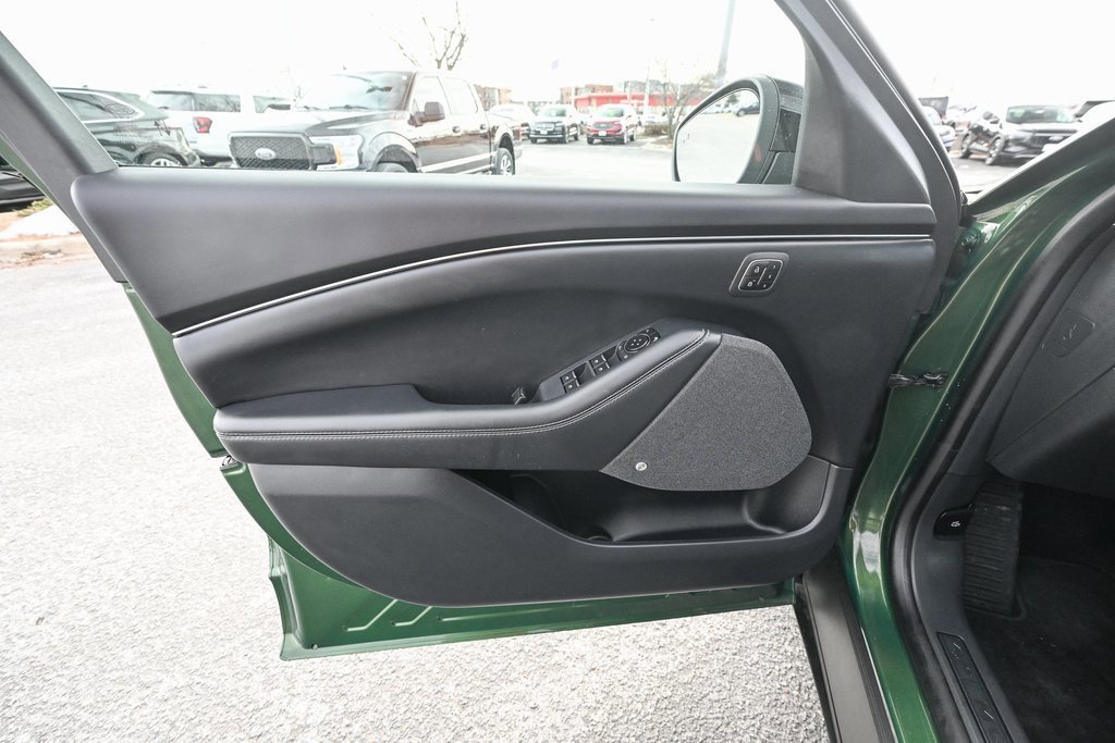 Certified 2025 Ford Mustang Mach-E Premium image 24