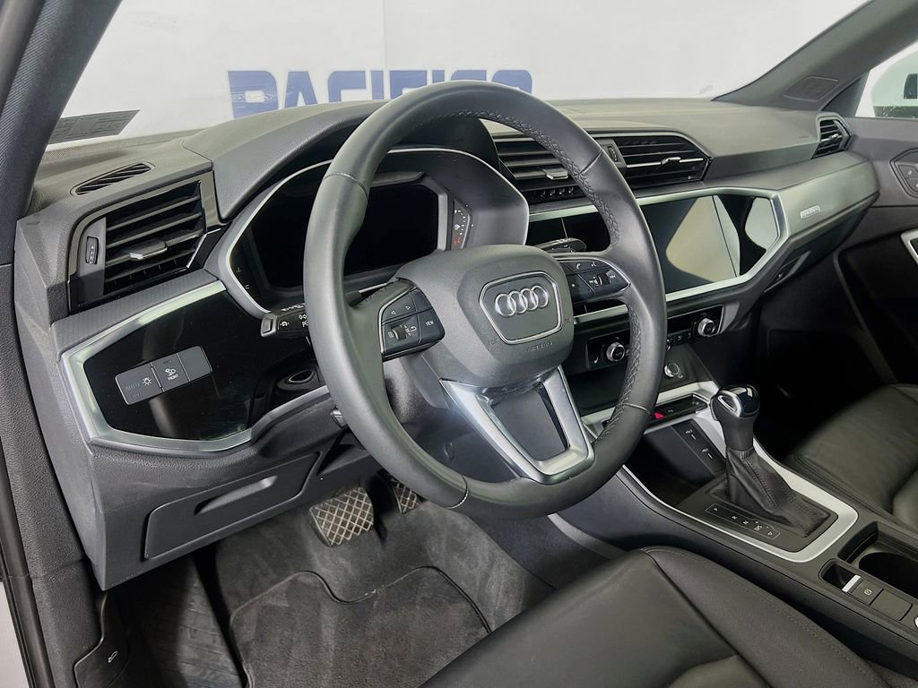 Used 2025 Audi Q3 2.0T Premium AWD/4WD image 11