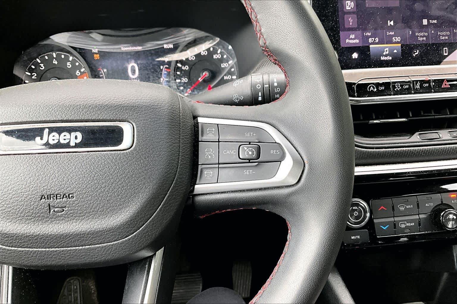 Used 2024 Jeep Compass Trailhawk AWD/4WD image 25
