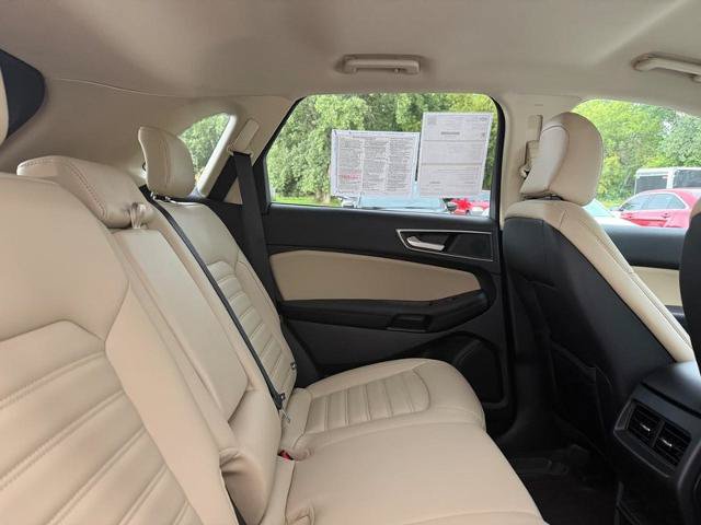 Certified 2024 Ford Edge SEL w/ Convenience Package AWD/4WD image 9