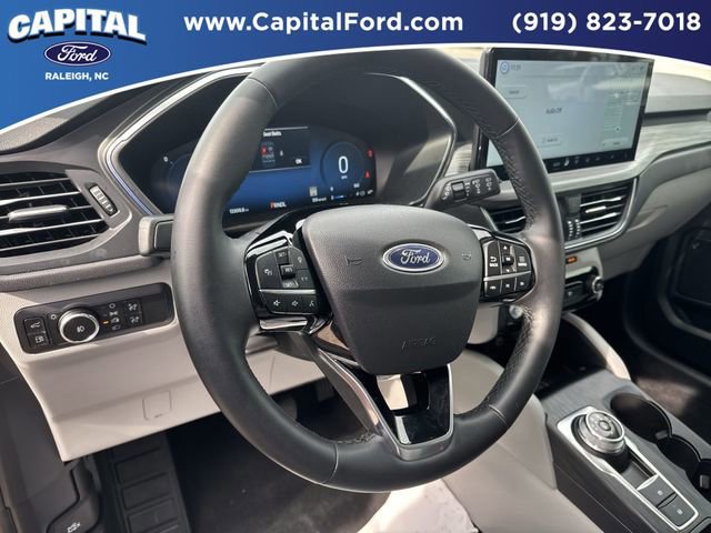Certified 2025 Ford Escape Platinum w/ Premium Technology Package image 20
