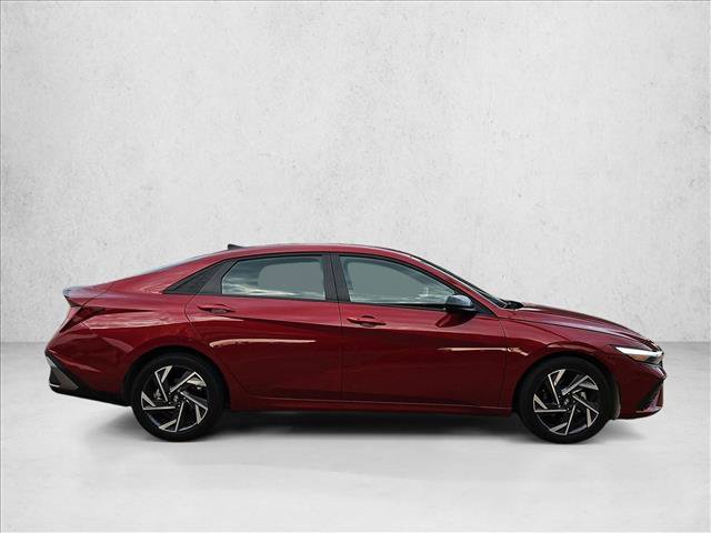 Used 2025 Hyundai Elantra Sport FWD image 4
