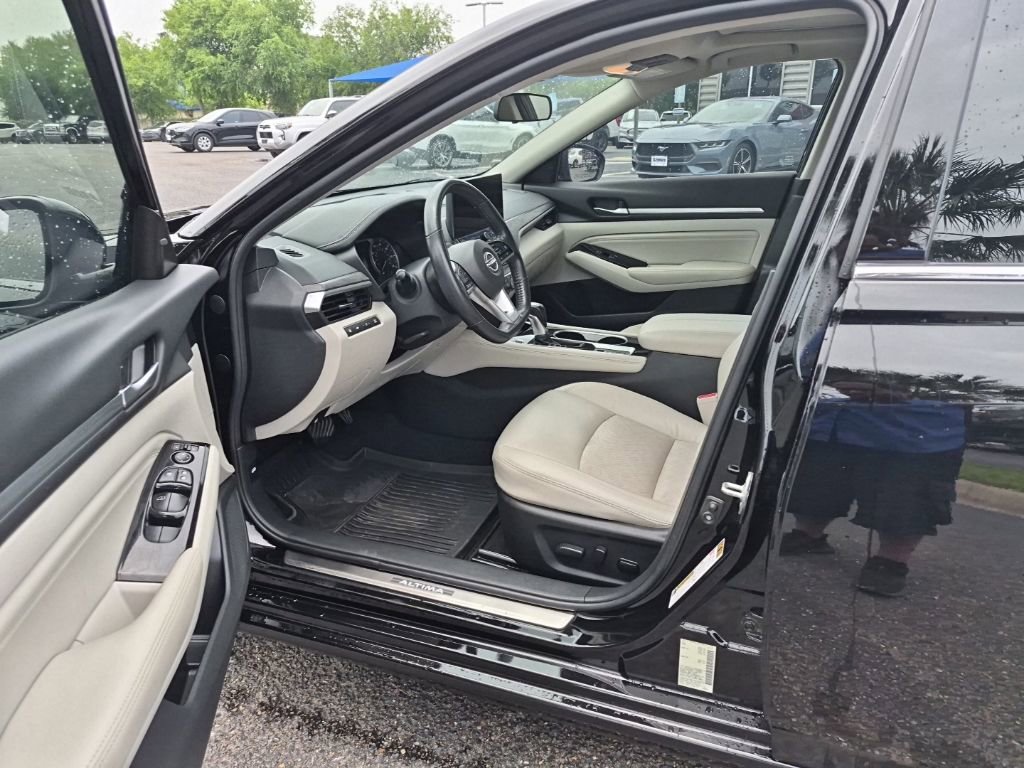 Used 2023 Nissan Altima 2.5 SL FWD image 10