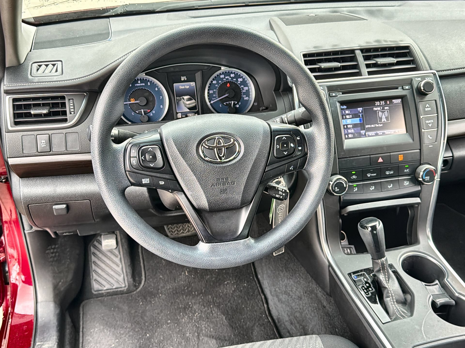 Used 2017 Toyota Camry LE FWD image 14