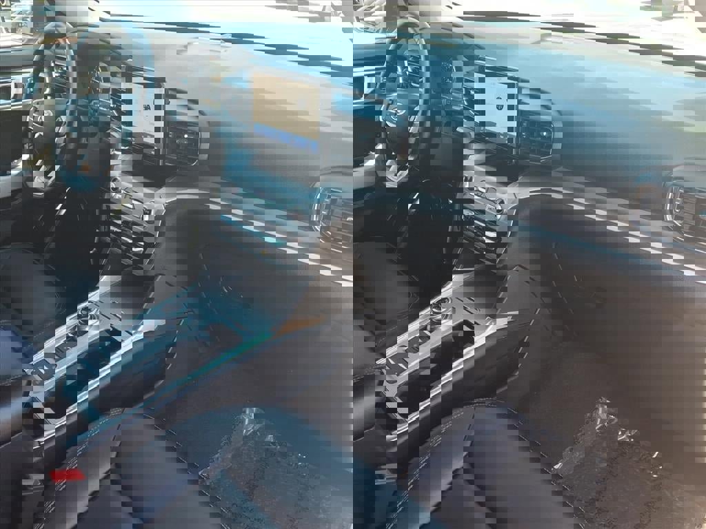 Certified 2022 Ford Explorer XLT w/ Equipment Group 202A image 10