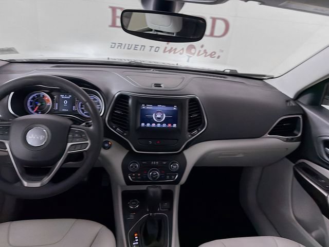 Used 2020 Jeep Cherokee Latitude Plus w/ Comfort/Convenience Group AWD/4WD image 26