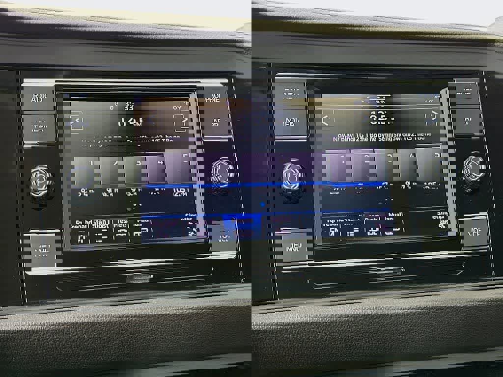 Used 2024 Volkswagen Jetta SE FWD image 19