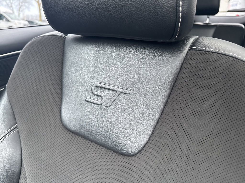 Certified 2022 Ford Edge ST w/ Equipment Group 401A image 15