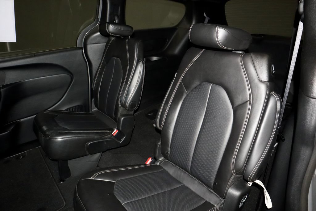 Used 2025 Chrysler Pacifica Select FWD image 21