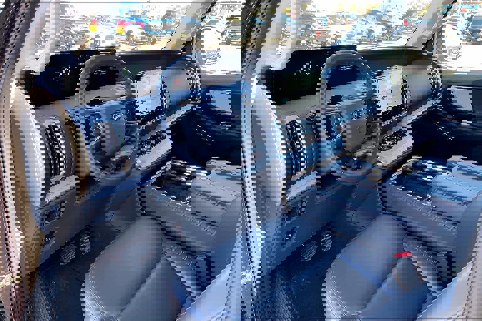 Certified 2025 Ford Expedition Active image 19