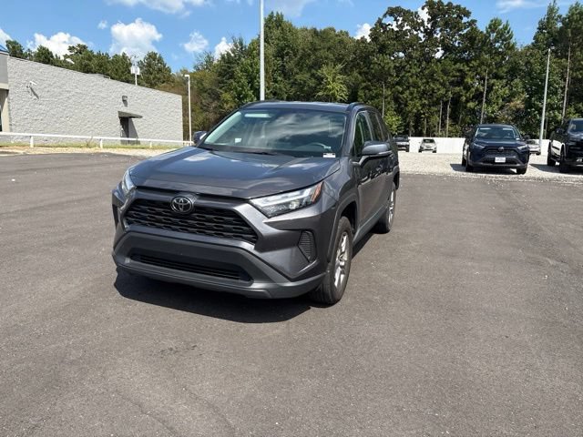 Used 2024 Toyota RAV4 XLE FWD image 3