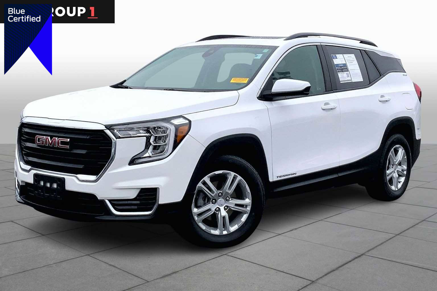 Used 2022 GMC Terrain SLE w/ Driver Convenience Package image 1