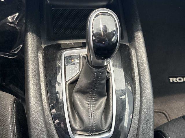 Used 2020 Nissan Rogue SV image 14