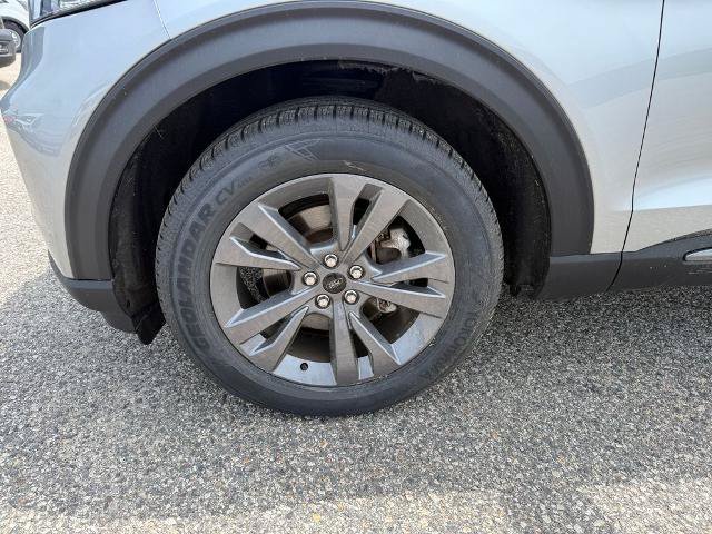 Certified 2023 Ford Explorer XLT w/ Equipment Group 202A AWD/4WD image 27