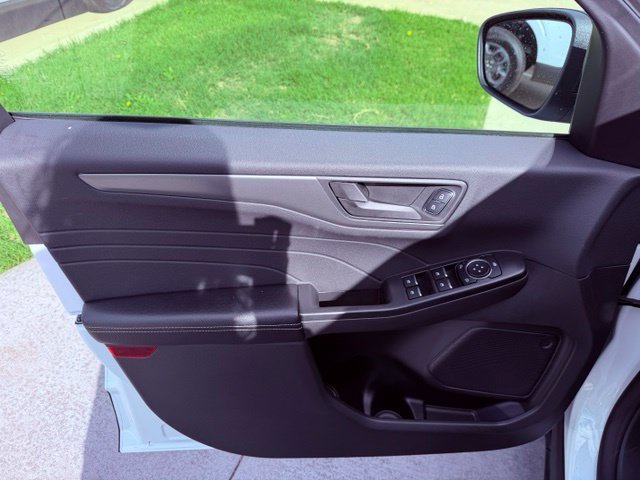 Certified 2025 Ford Escape Active FWD image 9