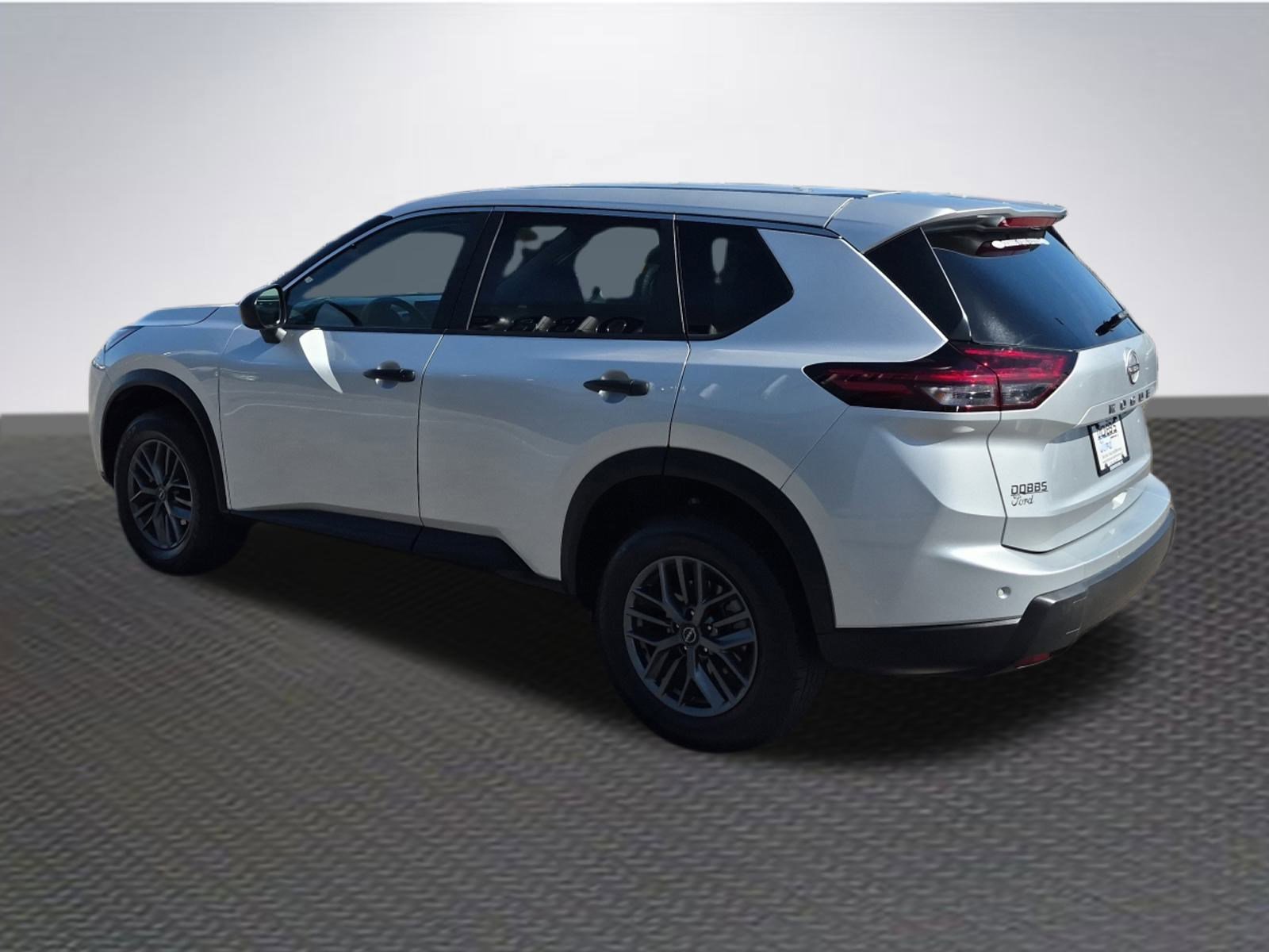 Used 2024 Nissan Rogue S image 5