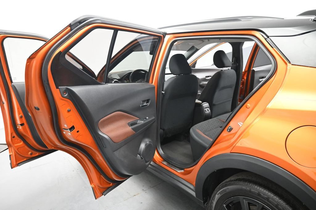 Used 2023 Nissan Kicks SR FWD image 16