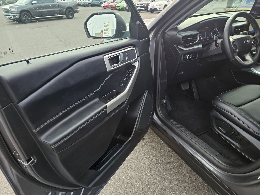 Certified 2024 Ford Explorer XLT w/ Equipment Group 202A image 18