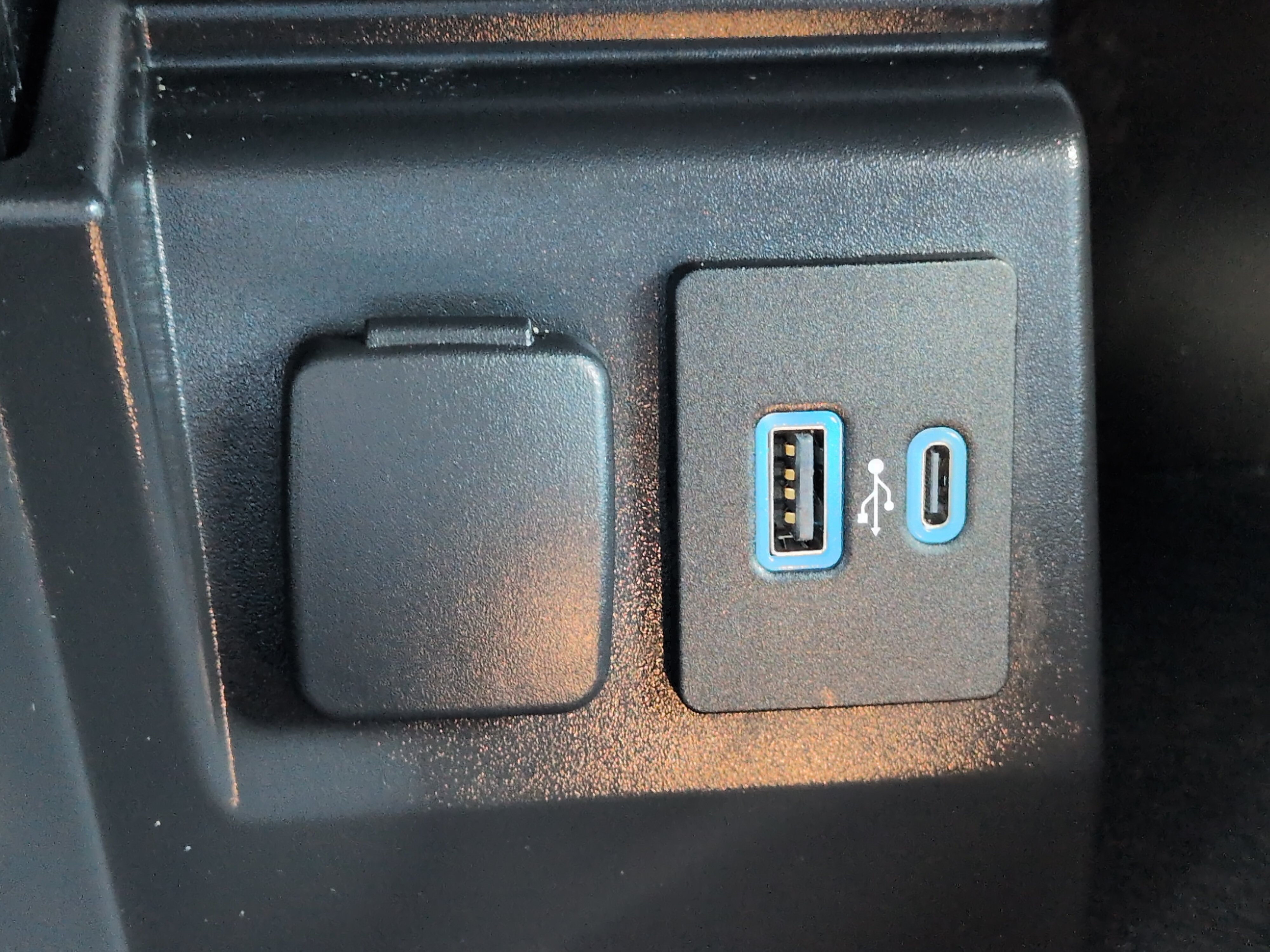 Certified 2021 Ford Explorer XLT w/ Equipment Group 202A RWD image 20