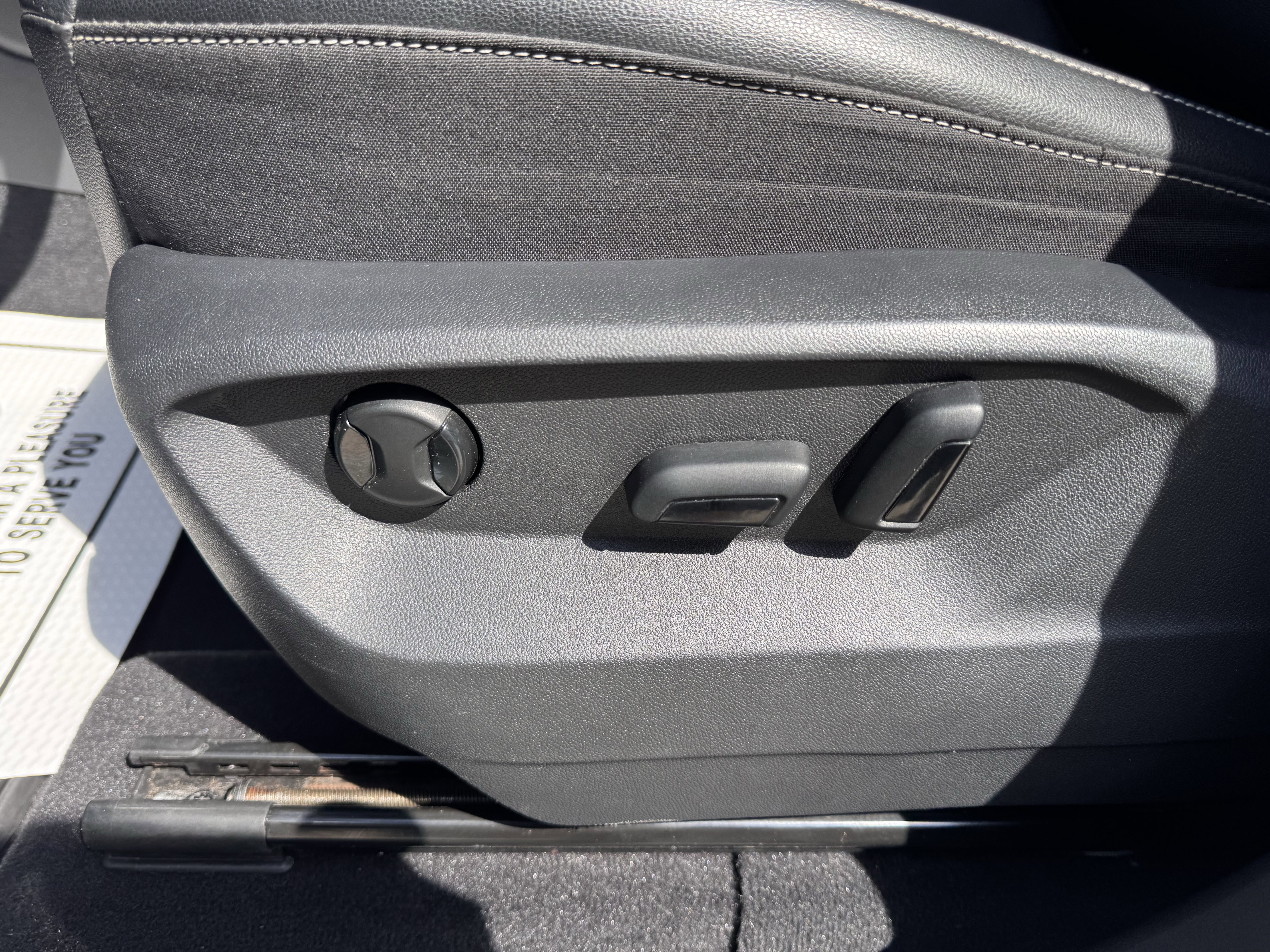 Used 2022 Volkswagen Atlas SE image 9