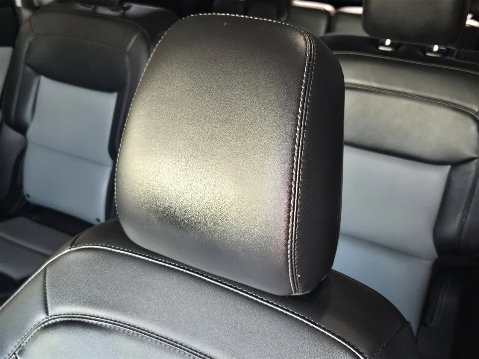 Certified 2022 Ford Explorer XLT w/ Equipment Group 202A image 23