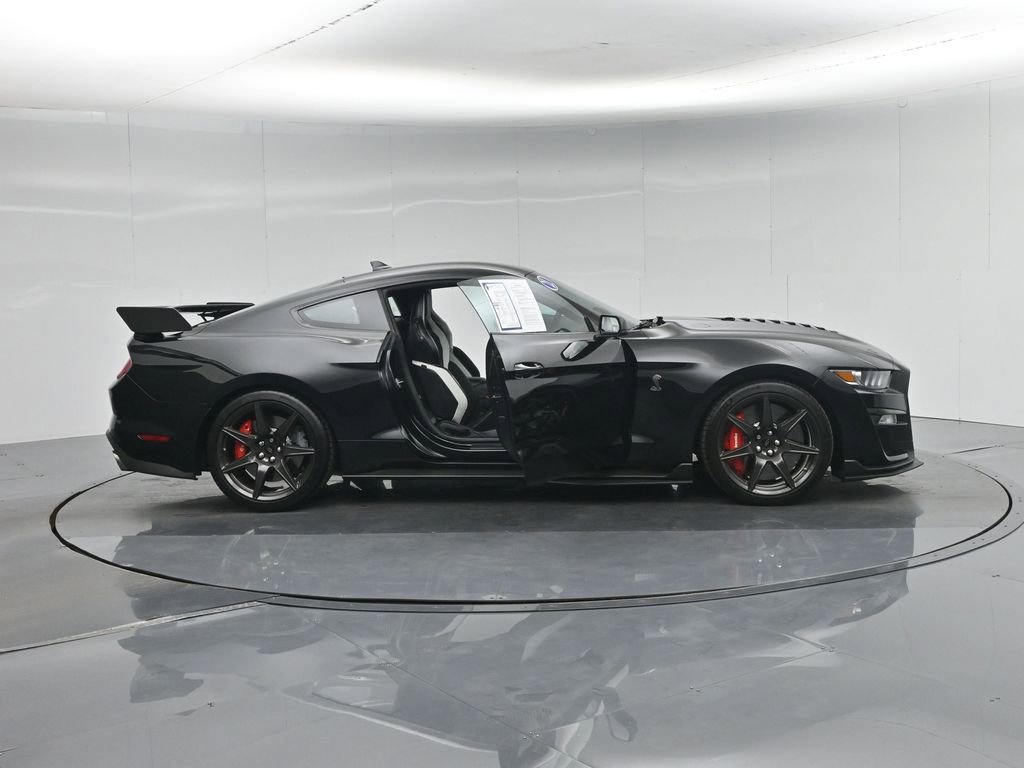 Certified 2021 Ford Mustang Shelby GT500 w/ Carbon Fiber Track Pack RWD image 3
