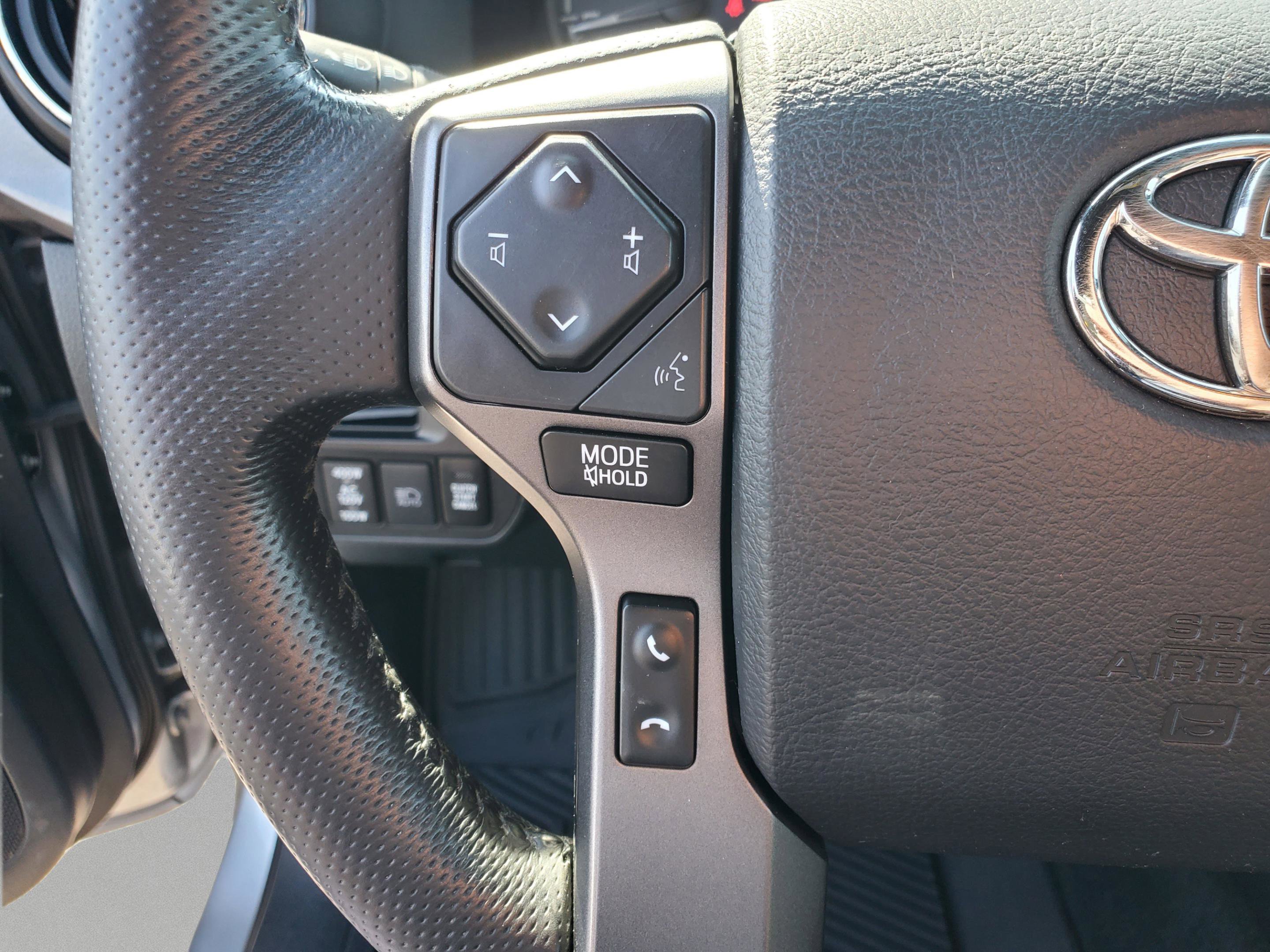 Used 2019 Toyota Tacoma TRD Sport w/ Technology Package AWD/4WD image 19