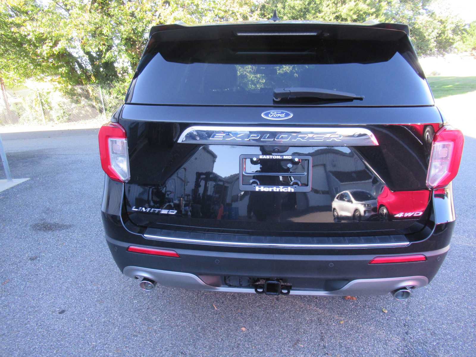 Certified 2023 Ford Explorer Limited w/ Limited Technology Package AWD/4WD image 6