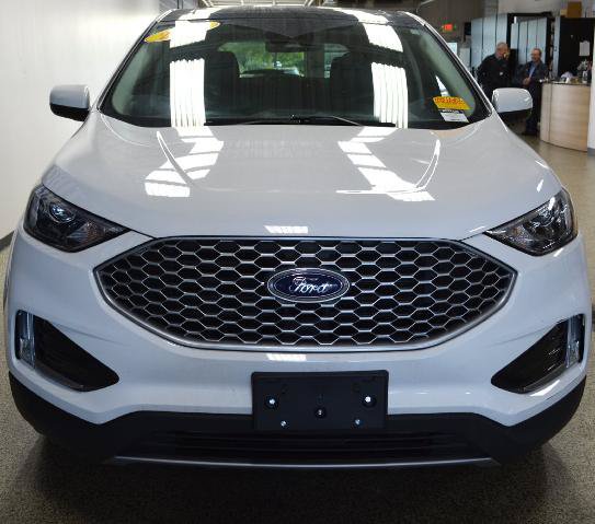 Certified 2024 Ford Edge SEL w/ Convenience Package AWD/4WD image 8
