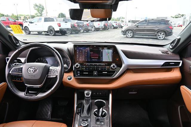 Used 2021 Toyota Highlander Platinum AWD/4WD image 30