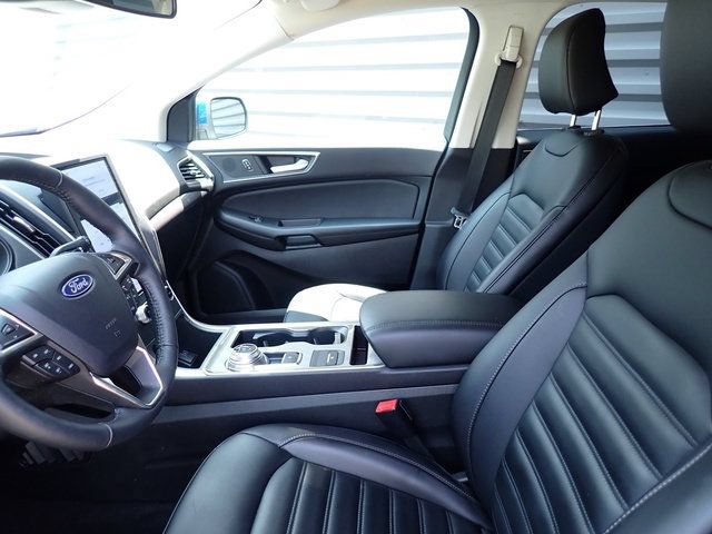 Certified 2024 Ford Edge SEL w/ Convenience Package AWD/4WD image 16