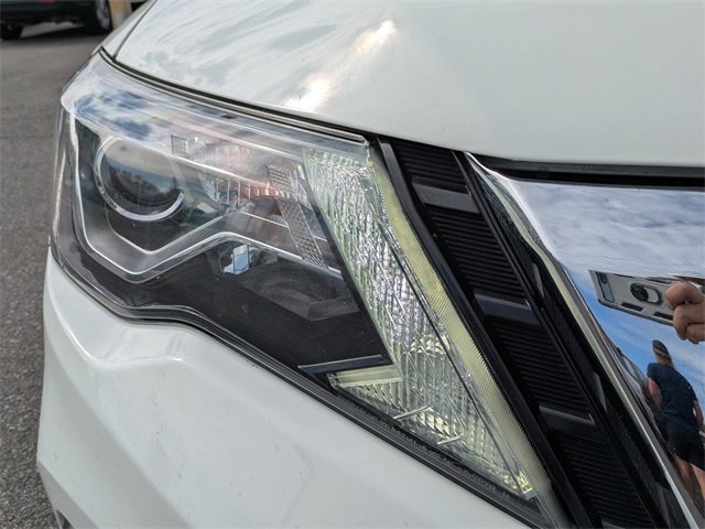 Used 2019 Nissan Pathfinder SV image 10