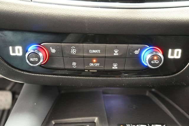 Used 2023 Buick Enclave Essence AWD/4WD image 25