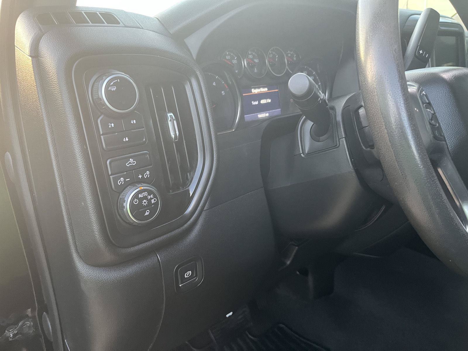 Used 2022 Chevrolet Silverado 2500 Custom w/ Custom Value Package AWD/4WD image 13