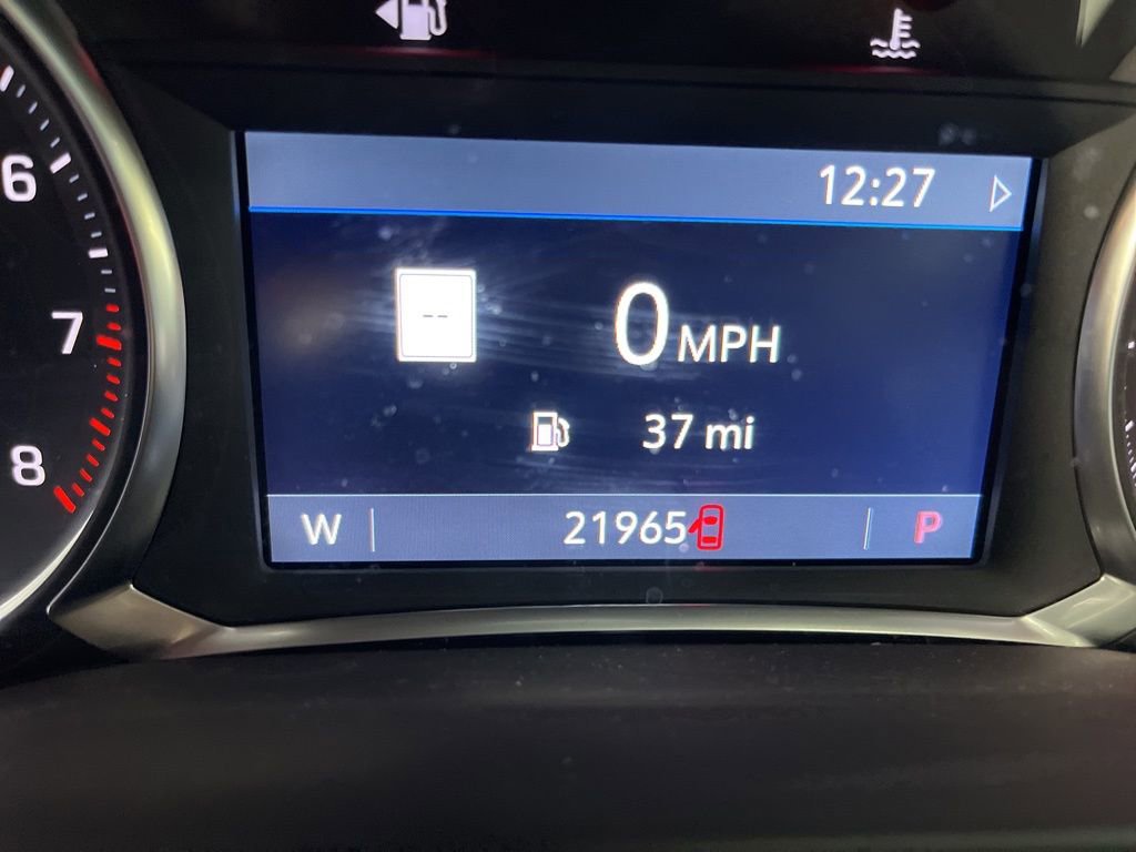 Used 2023 GMC Acadia SLT image 2