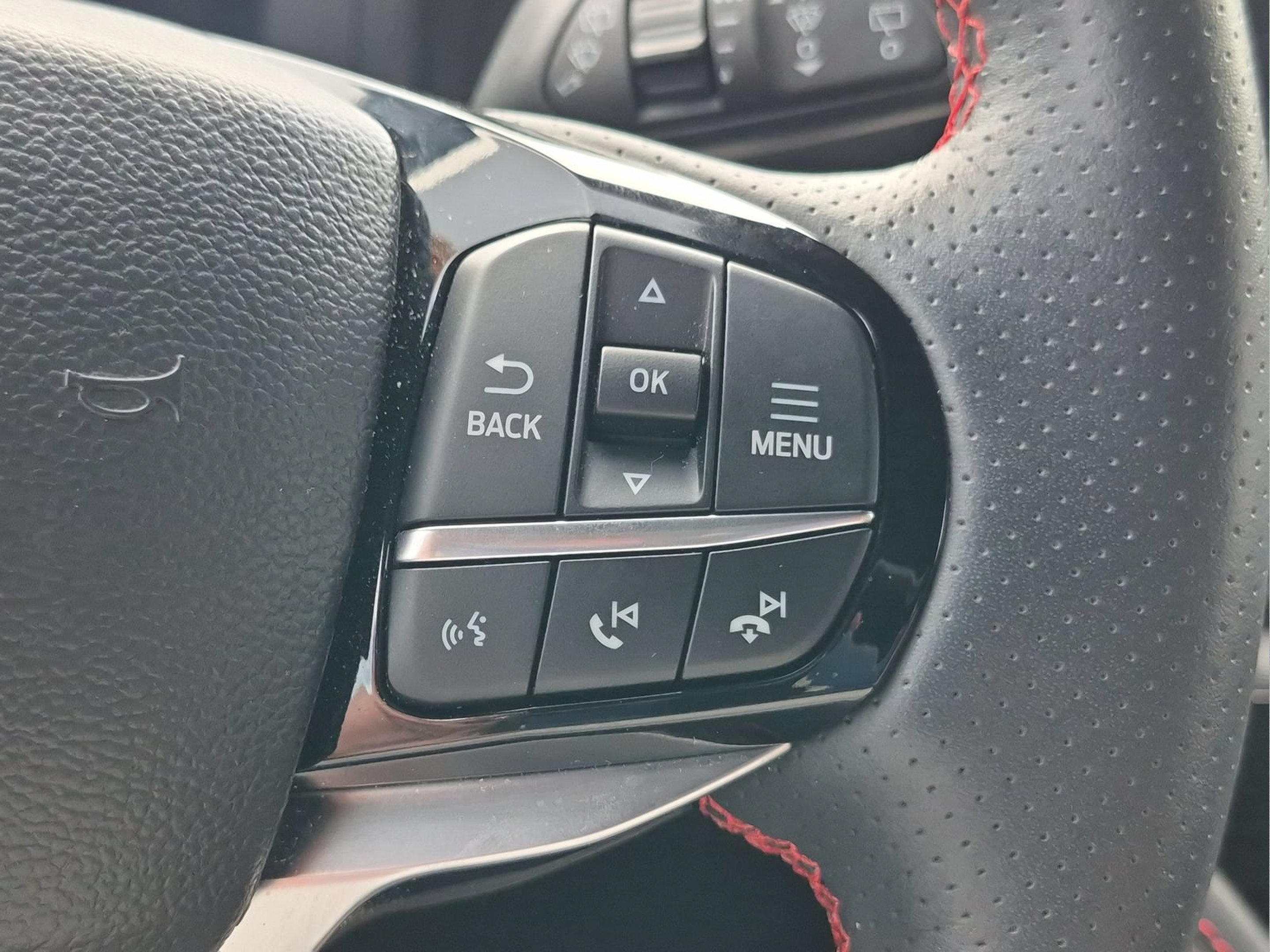 Certified 2025 Ford Explorer ST-Line w/ Premium Package RWD image 10