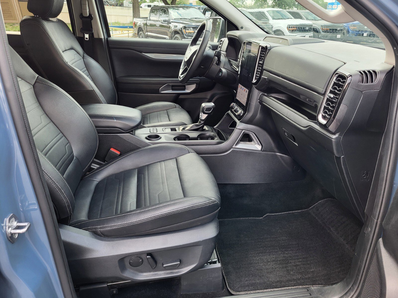 Certified 2025 Ford Ranger Lariat w/ Trailer Tow Package image 13