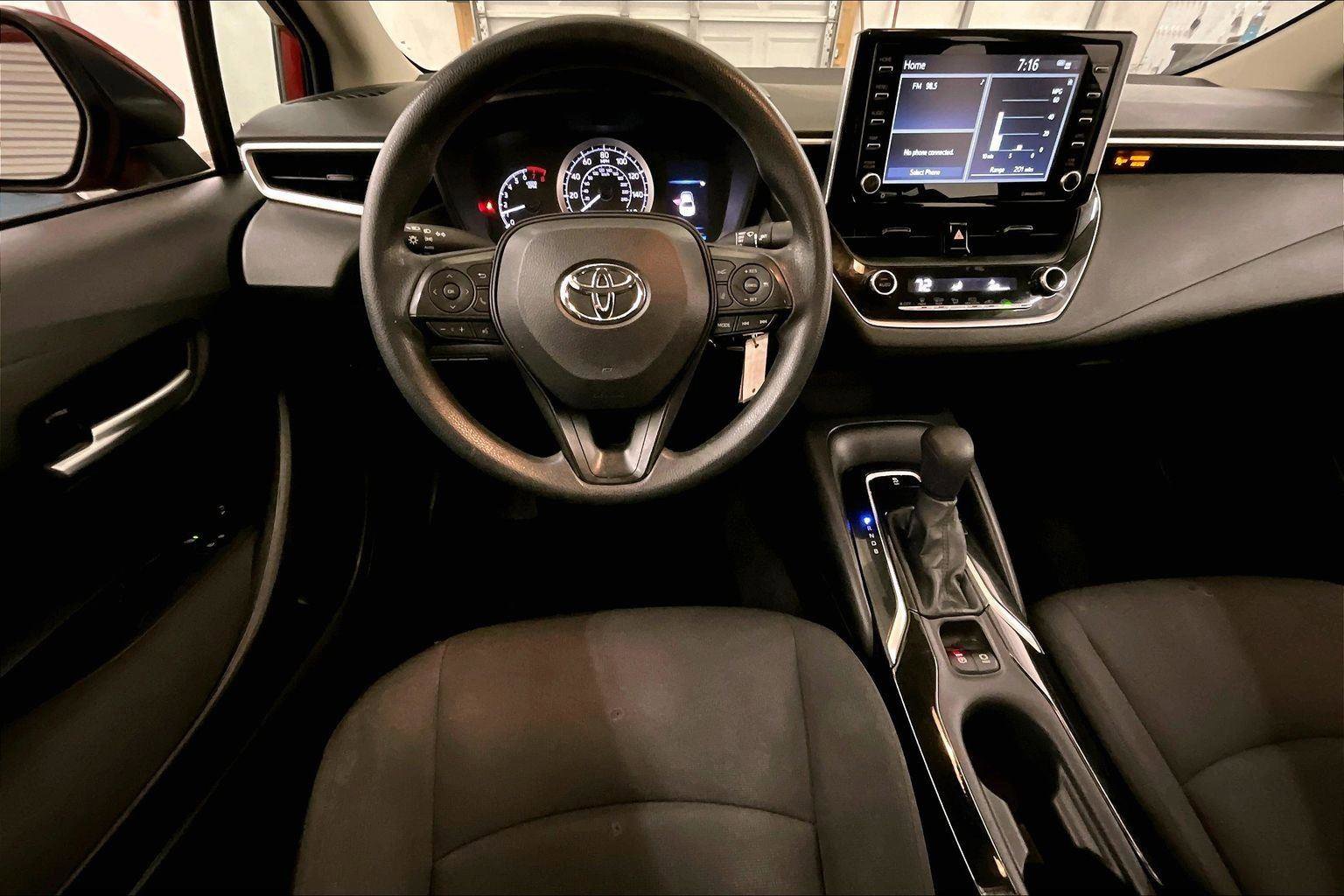 Used 2021 Toyota Corolla LE image 5