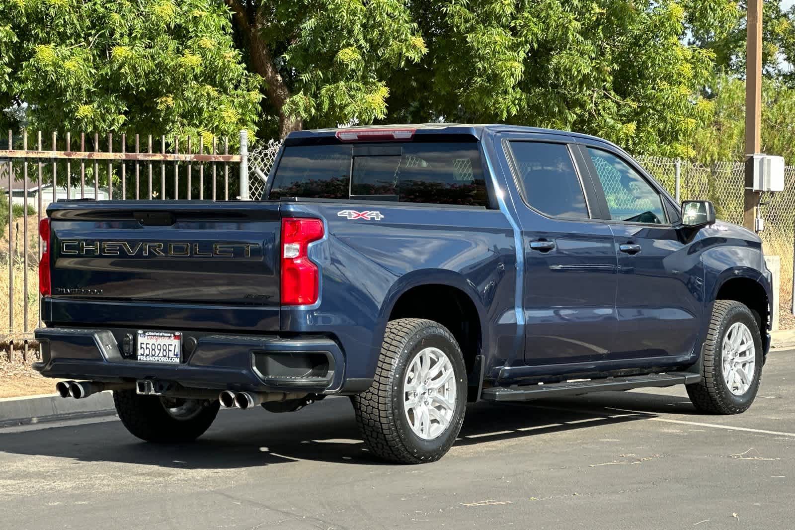 Used 2021 Chevrolet Silverado 1500 RST w/ Convenience Package II AWD/4WD image 2