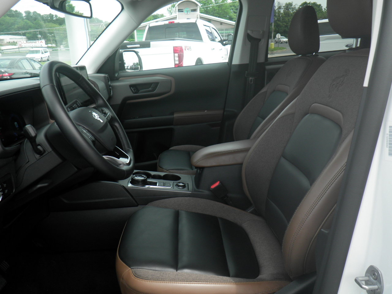 Certified 2025 Ford Bronco Sport Outer Banks w/ Outer Banks Tech Package+ AWD/4WD image 16