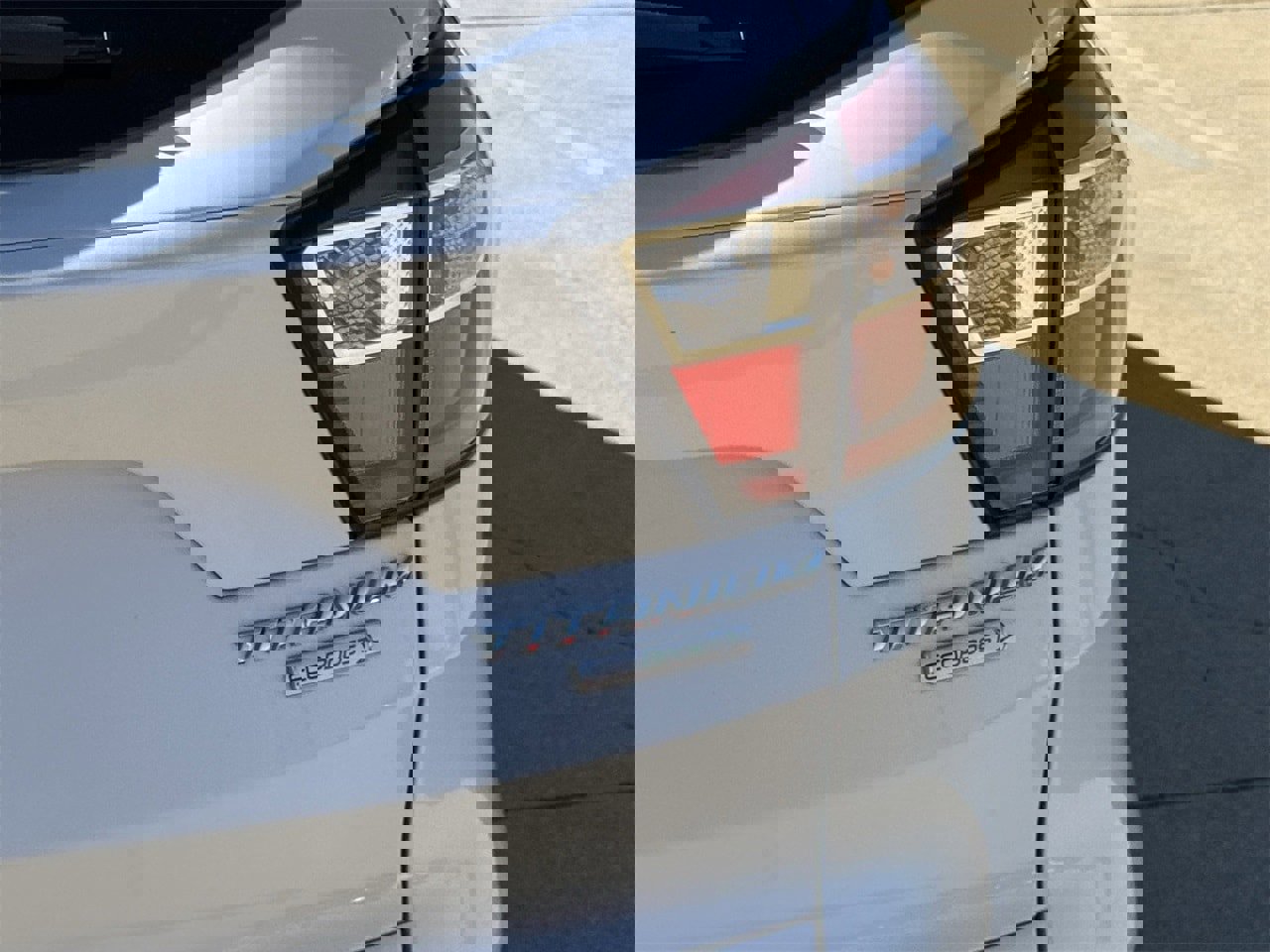 Certified 2018 Ford Escape Titanium image 8