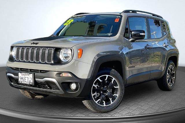 Used 2023 Jeep Renegade Latitude AWD/4WD image 1